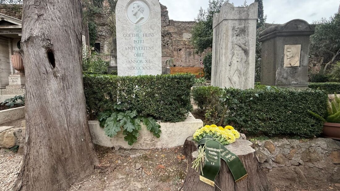 Auf dem Nicht-Katholischen Friedhof von Rom wurde das Grab des Goethe-Sohns August restauriert, der am 27. Oktober 1830 während einer Italien-Reise starb. Foto: Christoph Sator/dpa 20251027174331517.jpg