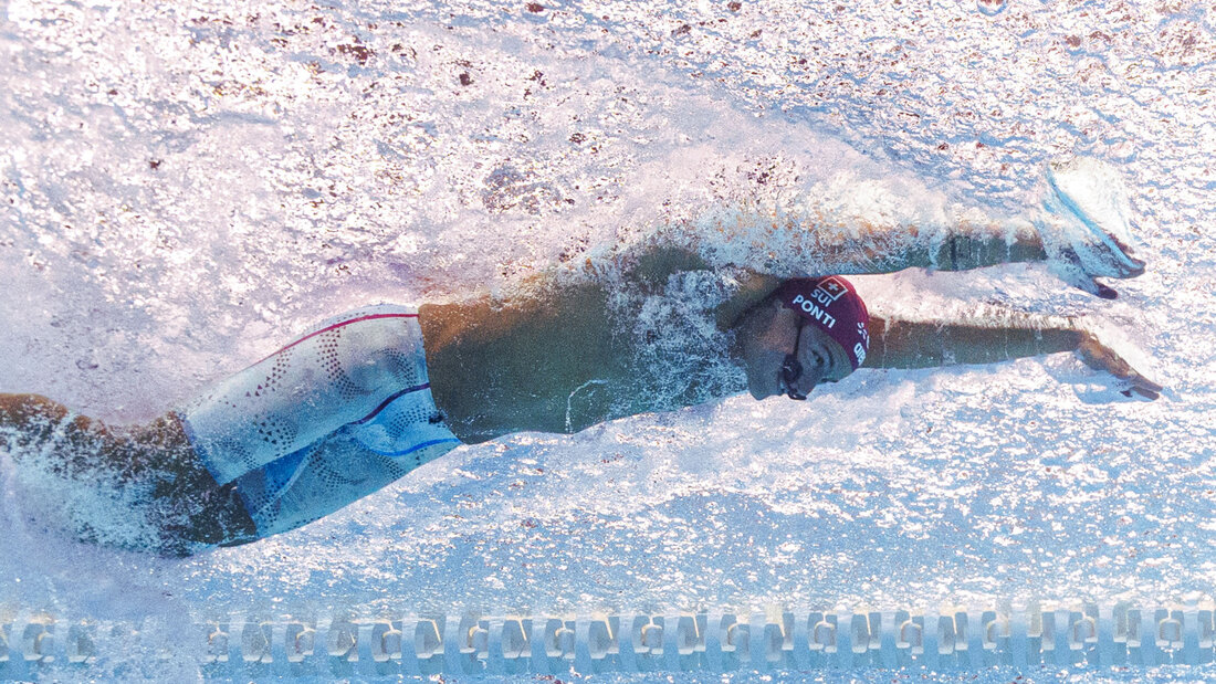 Unter statt auf den Augen: Noè Pontis Schwimmbrille erfüllt ihren Zweck im EM-Final über 50 m nicht 20260811204334568.jpg