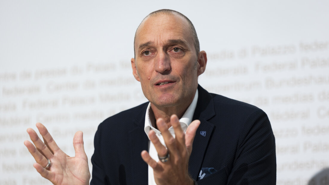 Laut Martin Bürki, Präsident der Eidgenössischen Kommunikationskommission (Comcom), kostet die Erneuerung der auslaufenden Mobilfunkfrequenzen die Telekomkonzerne Swisscom, Sunrise und Salt mindestens 854 Millionen Franken. 20260901104939063.jpg