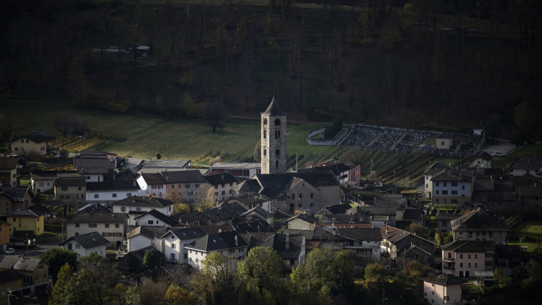 Vier Personen mit einer Aufenthaltsbewilligung für Roveredo GR sind bei einer Drogenrazzia festgenommen worden. (Archivbild) 20260401114125380.jpg