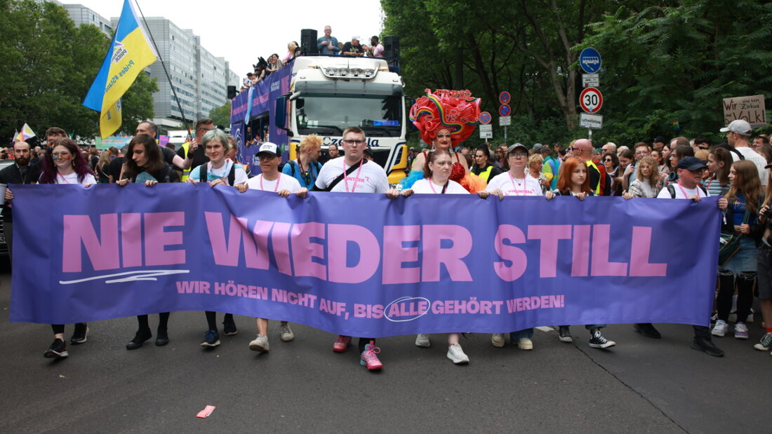 Die Spitze des Demonstrationszugs am Samstagmittag in Berlin. 20250726124551996.jpg