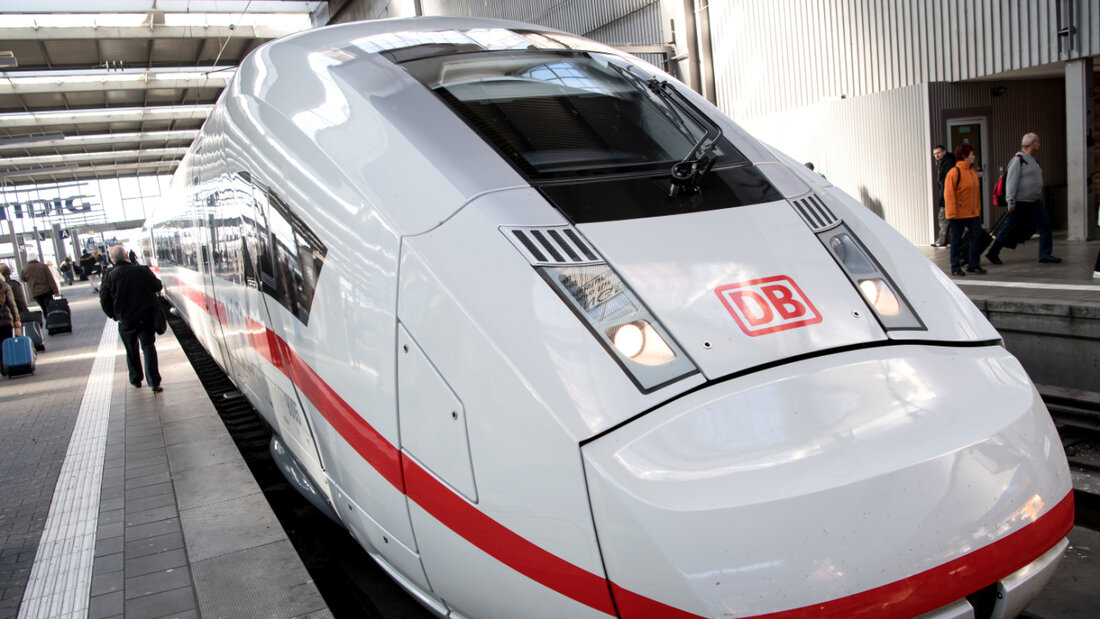 "Dieser Zug fällt aus": Der Kanton Schaffhausen fordert wegen notorischer Verspätungen und Ausfälle der Deutschen Bahn sofortige Massnahmen. (Symbolbild) 20250926105341096.jpg