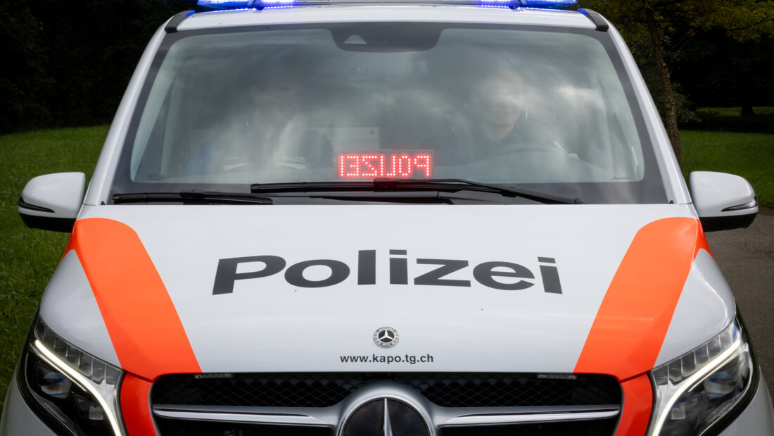 Die Kantonspolizei Thurgau zog am Donnerstag einen stark betrunkenen E-Trottinett-Fahrer aus dem Verkehr. (Symbolbild) 20260814112941823.jpg