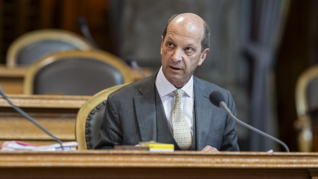 Der Walliser Ständerat Beat Rieder hat in der "NZZ" mehr Bundesmittel für den Schutz vor Naturgefahren in den Alpen gefordert. (Archivbild) 20250530052746762.jpg