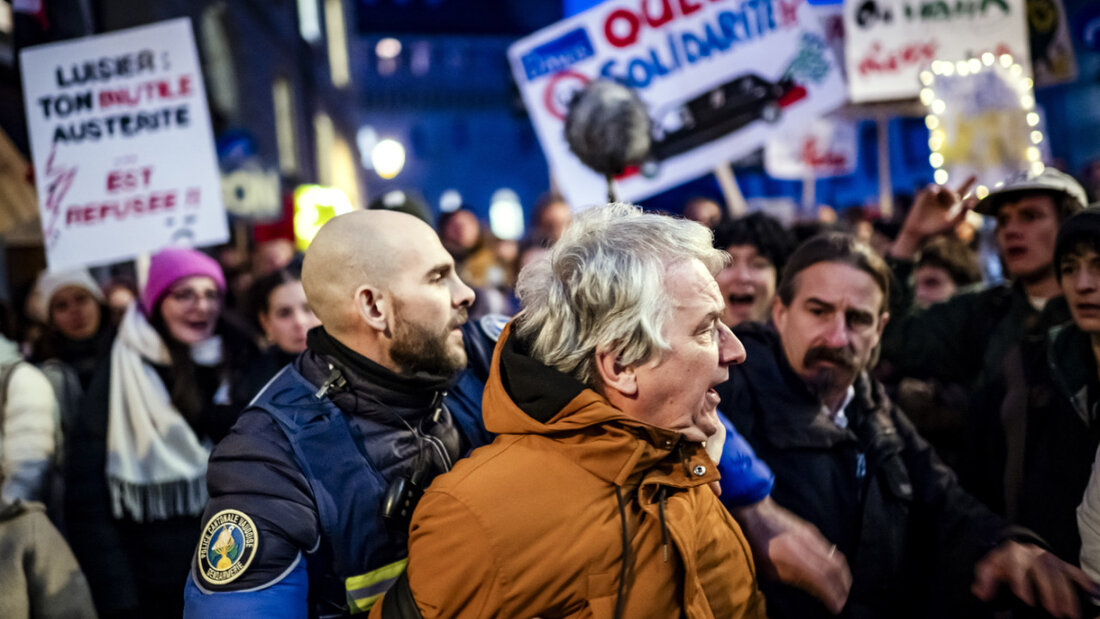In Lausanne demonstrierten erneut viele Menschen gegen die geplanten Budgetkürzungen. 20251202190626480.jpg