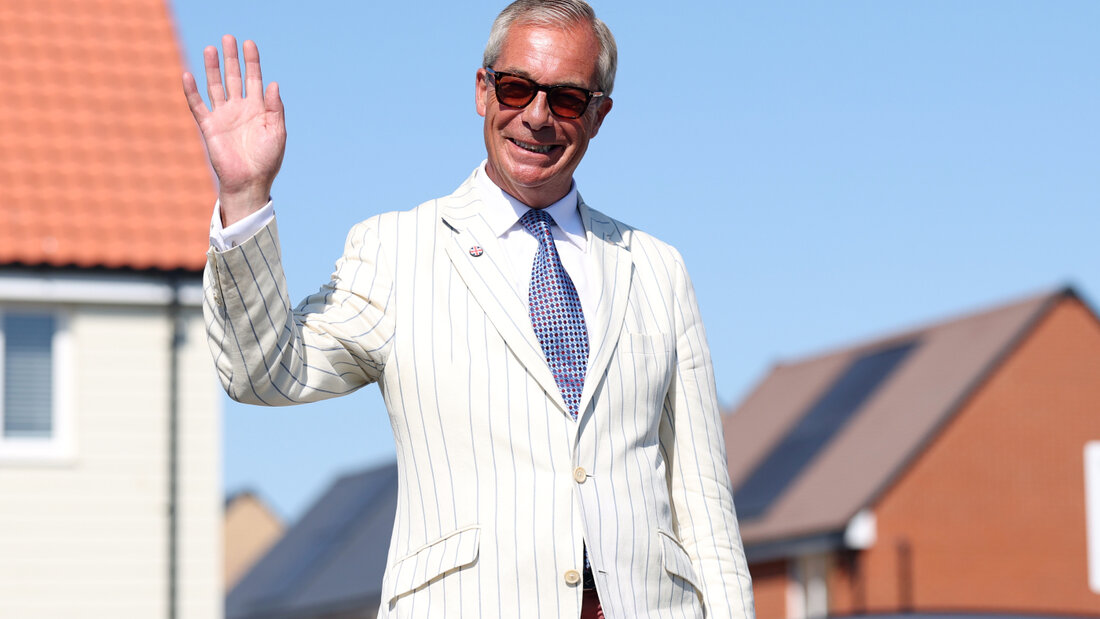 Nigel Farage, Vorsitzender der britischen Partei «Reform UK», trifft an einem Wahllokal ein, um seine Stimme bei der Nachwahl in Clacton-on-Sea abzugeben. Foto: Richard Pelham/AP/dpa 20260814055747648.jpg