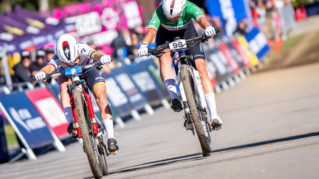 Sina Frei (links) hat die Nase im Fotofinish gegen Martina Berta knapp vorne 20261003231947845.jpg