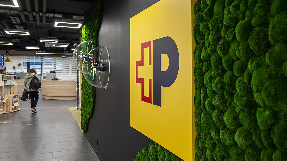 In Filialen der Schweizerischen Post können bald schon Geldtransfers über den Dienstleister Western Union getätigt werden.(Symbolbild) 20240403105647090.jpg