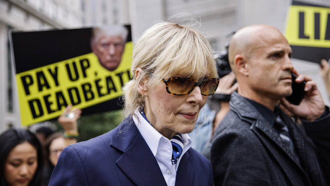 ARCHIV - Autorin E. Jean Carroll (M) verlässt das New Yorker Bundesgericht, nachdem der ehemalige US-Präsident Donald Trump vor Gericht erschienen ist. Foto: Eduardo Munoz Alvarez/AP/dpa 20260714205536524.jpg