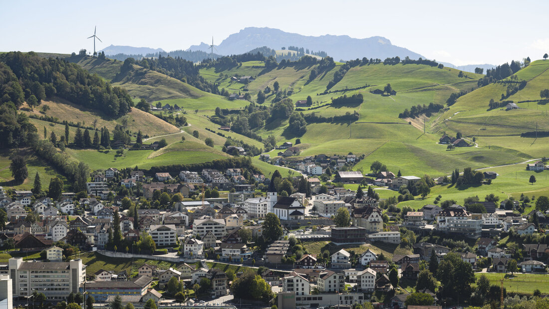 Das Dorf Entlebuch im Kanton Luzern liegt eingebettet in die reizvolle Hügellandschaft der Voralpen. Der Ort selber ist mit seinen historischen Bauten ein Flächendenkmal, leidet aber unter dem Verkehr der Kantonsstrasse. Das ist Thema an den 33. Europäischen Tagen des Denkmals. 20260912080051429.jpg