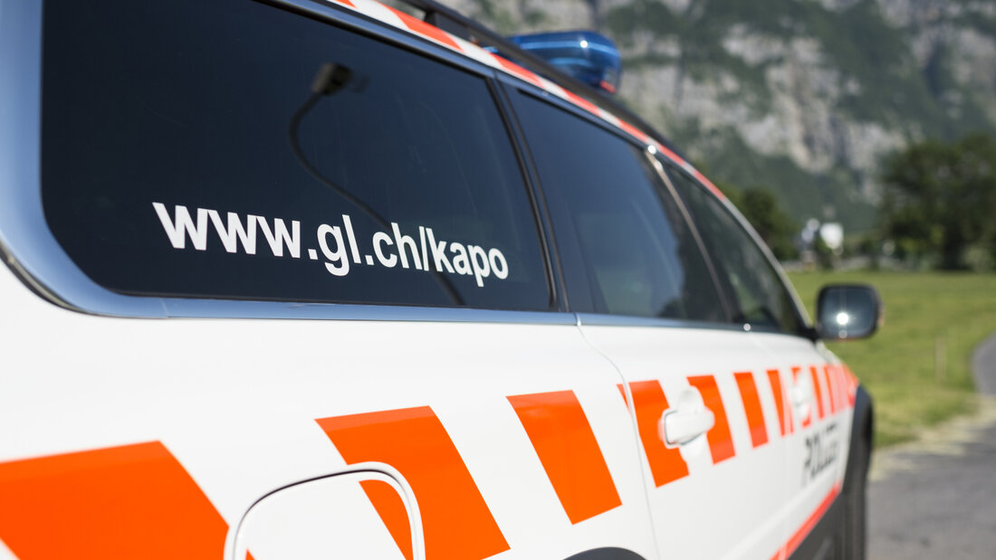 Der Töfffahrer erlitt bei dem Unfall bei Engi GL unbestimmte Verletzungen und wurde ins Kantonsspital St. Gallen geflogen. (Symbolbild) 20260705123725320.jpg