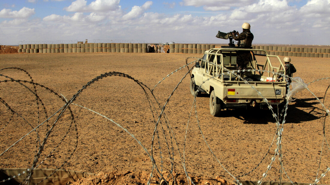 ARCHIV - Die Grenze zwischen Syrien und Jordanien. Foto: Raad Adayleh/dpa 20250607141441154.jpg