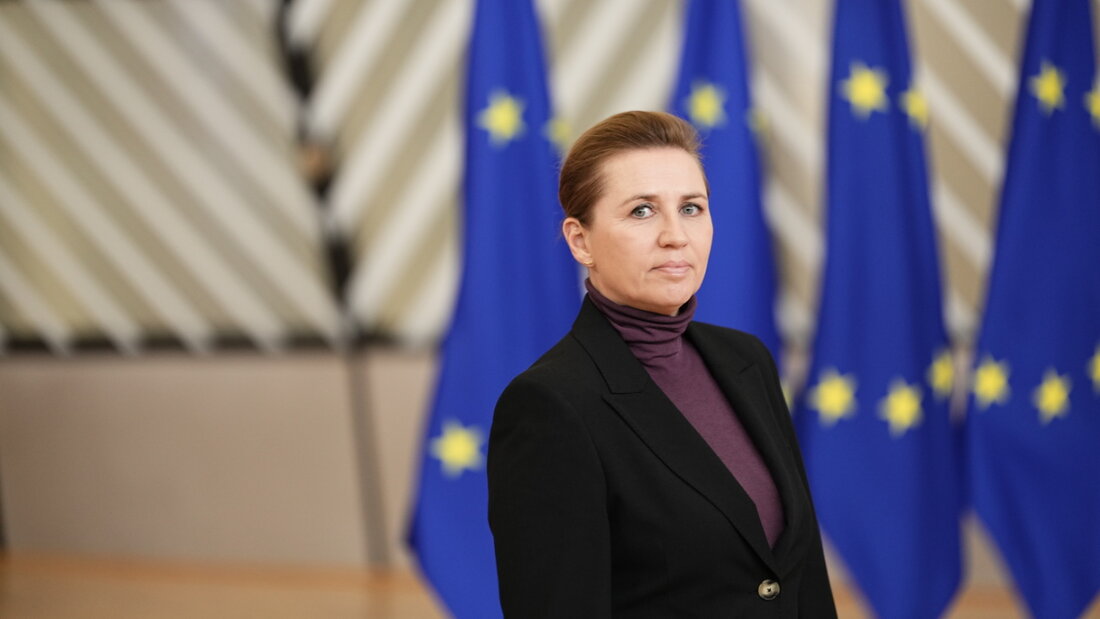 Mette Frederiksen, Ministerpräsidentin von Dänemark, kommt zum EU-Sondergipfel in Brüssel an. Foto: Michael Kappeler/dpa 20260122194057930.jpg