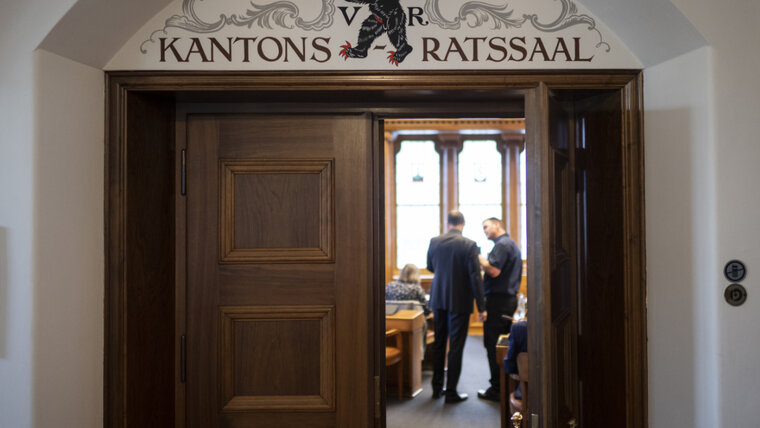 KEYSTONE/GIAN EHRENZELLER 20251201185501543.jpg