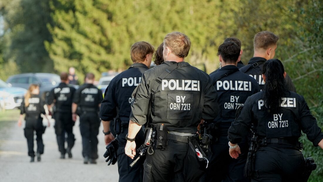 Die Polizei ist in der Nähe des Münchener Flughafens im Einsatz, nachdem ein mutmaßlicher Puma gesichtet worden ist. Am späten Dienstagabend hatte ein Jäger den Angaben zufolge mit seinem Nachtsichtgerät ein verdächtiges Tier gesehen und vermutet, dass es eine Großkatze sein könnte. Foto: Felix Kirberg/dpa 20261008091256196.jpg