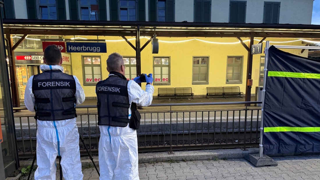 Die Kantonspolizei St.Gallen, die zuständige Feuerwehr sowie Mitarbeitende der SBB und der Gerichtsmedizin waren mit einem Grossaufgebot vor Ort. 20250711095246274.jpg