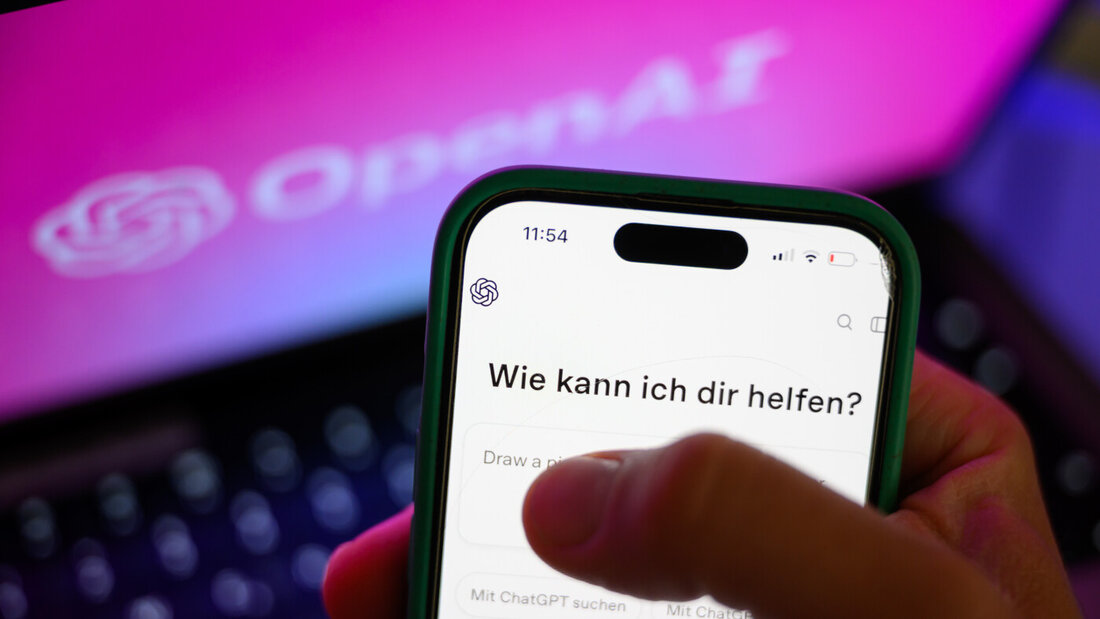 Der ChatGPT-Entwickler OpenAI führt Werbanzeigen in seinem Chatbot auch in Europa ein. (Symbolbild) 20260819071325421.jpg