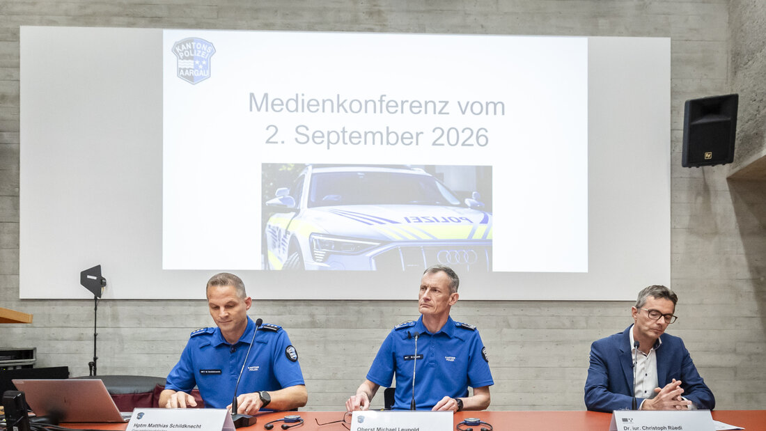 Kantonspolizei und Staatsanwaltschaft informierten die Medien am Mittwoch in Schafisheim AG zum Amoklauf im Aarauer Schachen. 20260902143026827.jpg