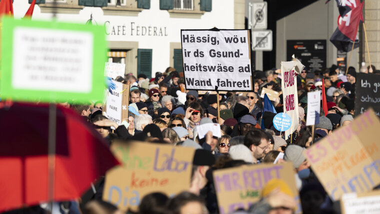 KEYSTONE/PETER KLAUNZER 20251122145054629.jpg