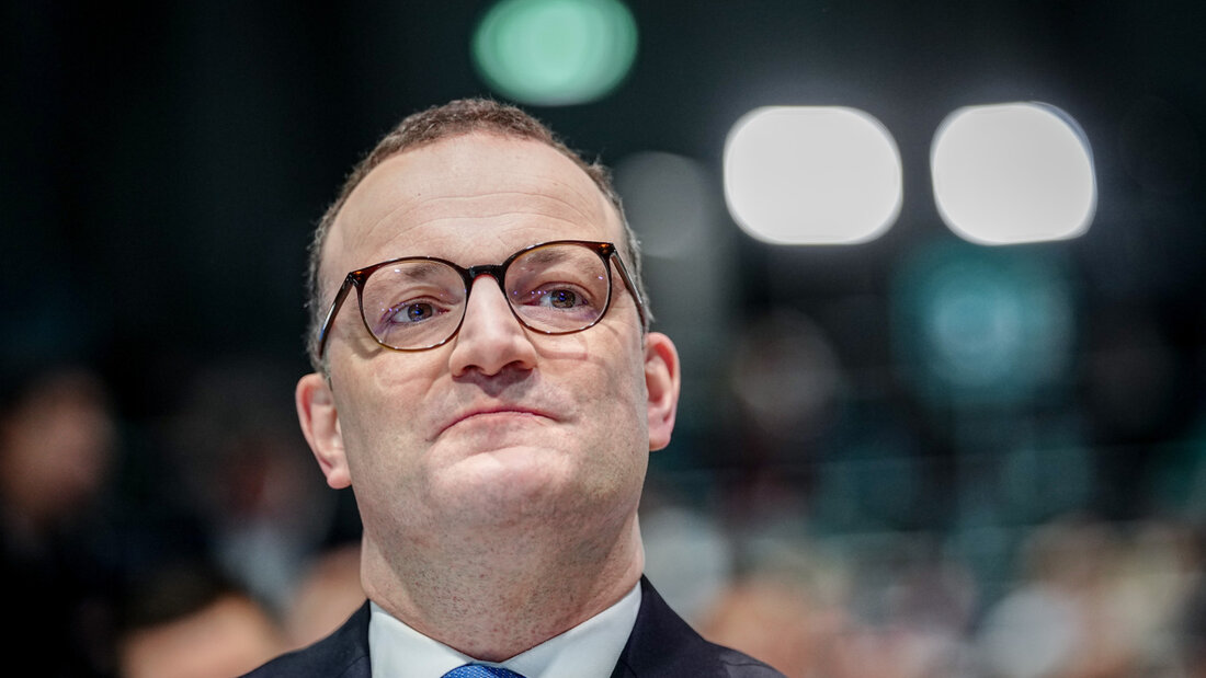 ARCHIV - Jens Spahn, Vorsitzender der Unions-Fraktion im Bundestag, nimmt am CDU-Bundesparteitag teil. Foto: Kay Nietfeld/dpa 20260718135238006.jpg