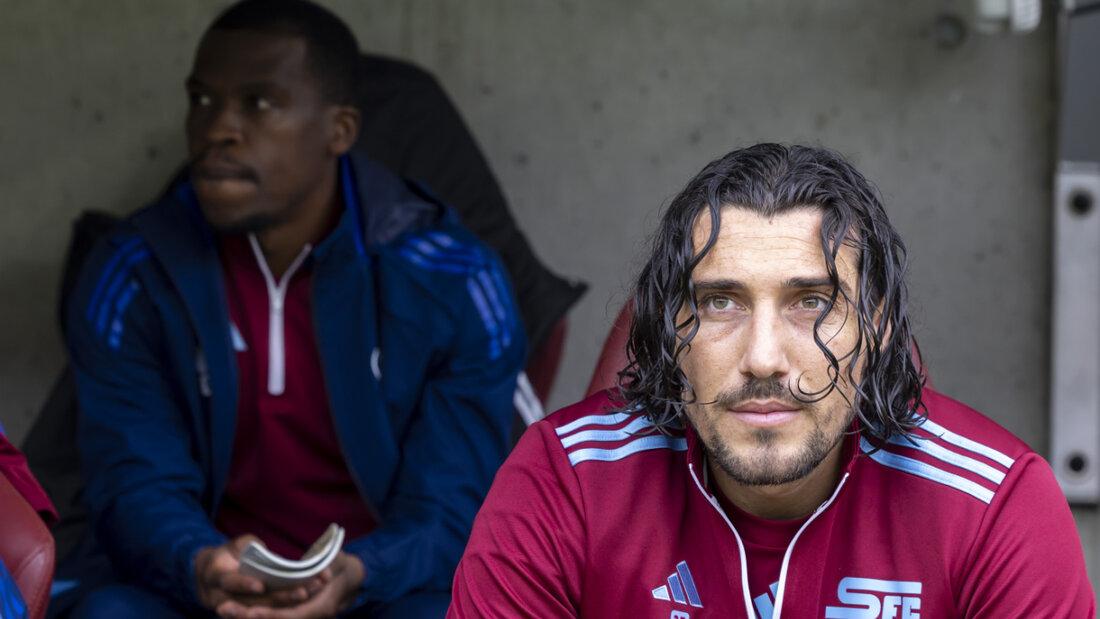 Enzo Crivelli (vorne) richtet den Blick in den Nahen Osten 20250818224749980.jpg
