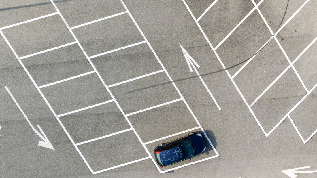 Wegen der Mobilitätsallianz sind die Parkplätze von St. Galler Unternehmen weniger besetzt und der CO2-Ausstoss sinkt. (Archivbild) 20260909133324347.jpg