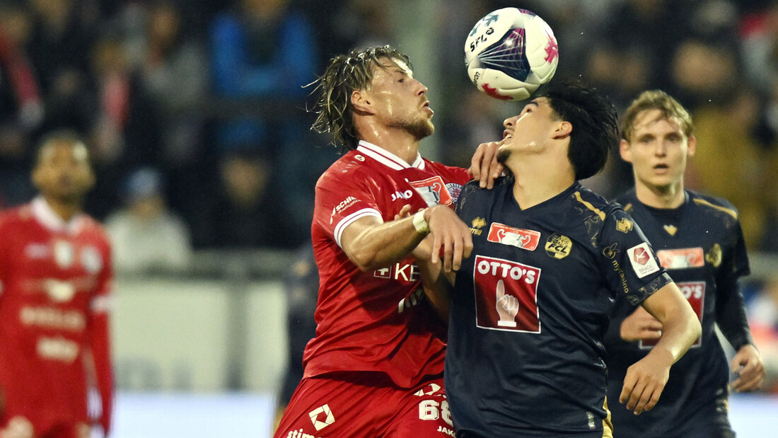 Brian Beyer und Bung Meng Freimann kämpfen beim ausgeglichenen Duell zwischen Winterthur und Luzern um den Ball 20261017201225323.jpg