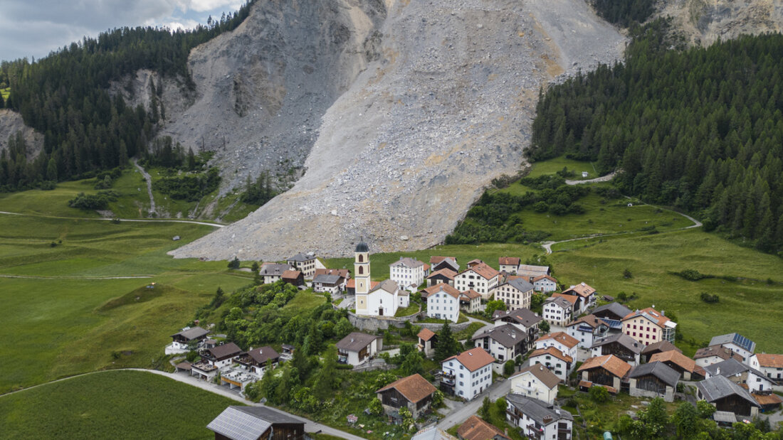 Der Bergsturzhang oberhalb des evakuierten Brienz GR ist laut der Gemeinde der best überwachte Hang in Europa. (Archivbild) 20250607090021459.jpg