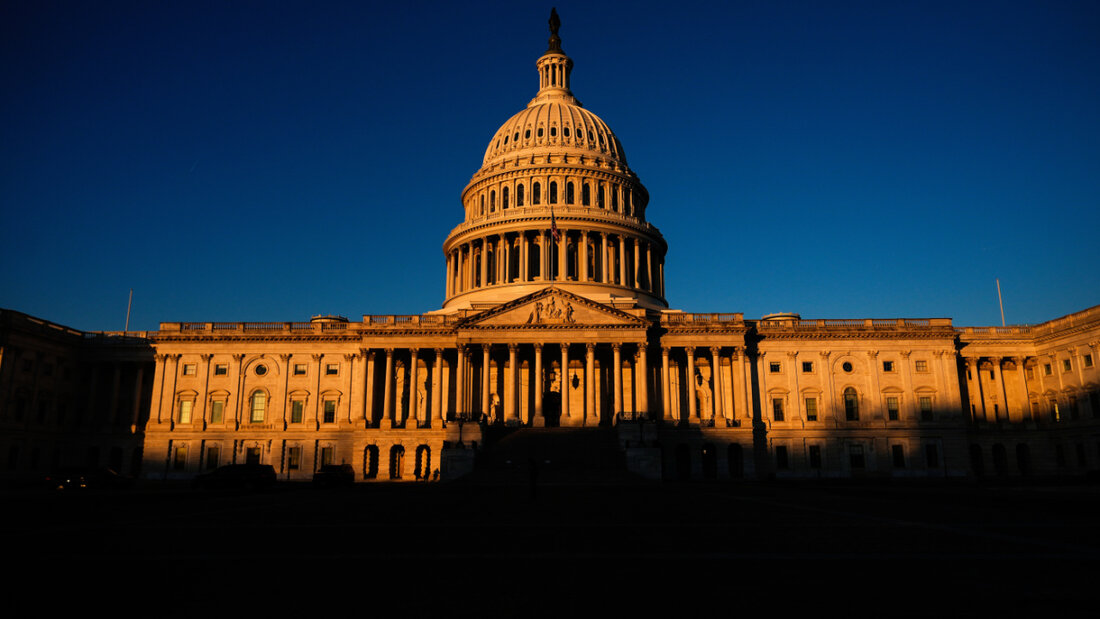 ARCHIV - Das US-Kapitol ist kurz nach Sonnenaufgang zu sehen. Foto: Julia Demaree Nikhinson/AP/dpa/Symbolbild 20260203201645331.jpg