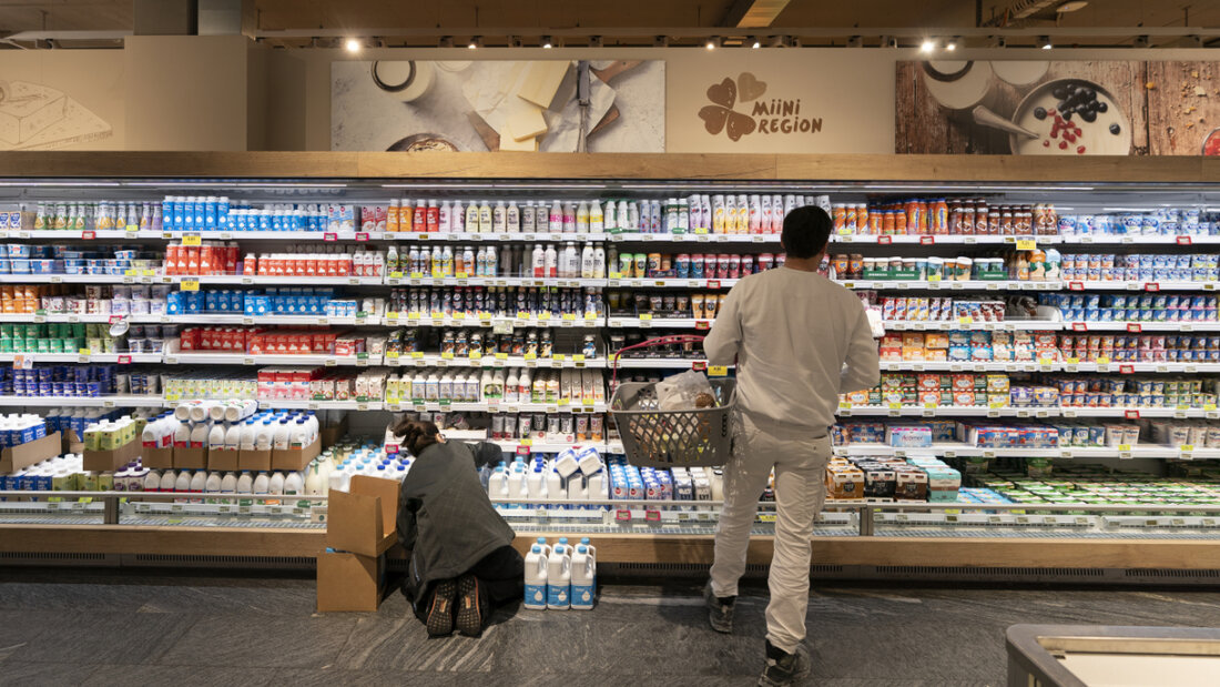 In der Schweiz bewegt sich die Inflation seit Monaten auf sehr tiefem Niveau. Im Mai ist sie sogar in den Minusbereich abgerutscht. Vor allem Importgüter sind billiger geworden.(Symbolbild) 20250603083604463.jpg