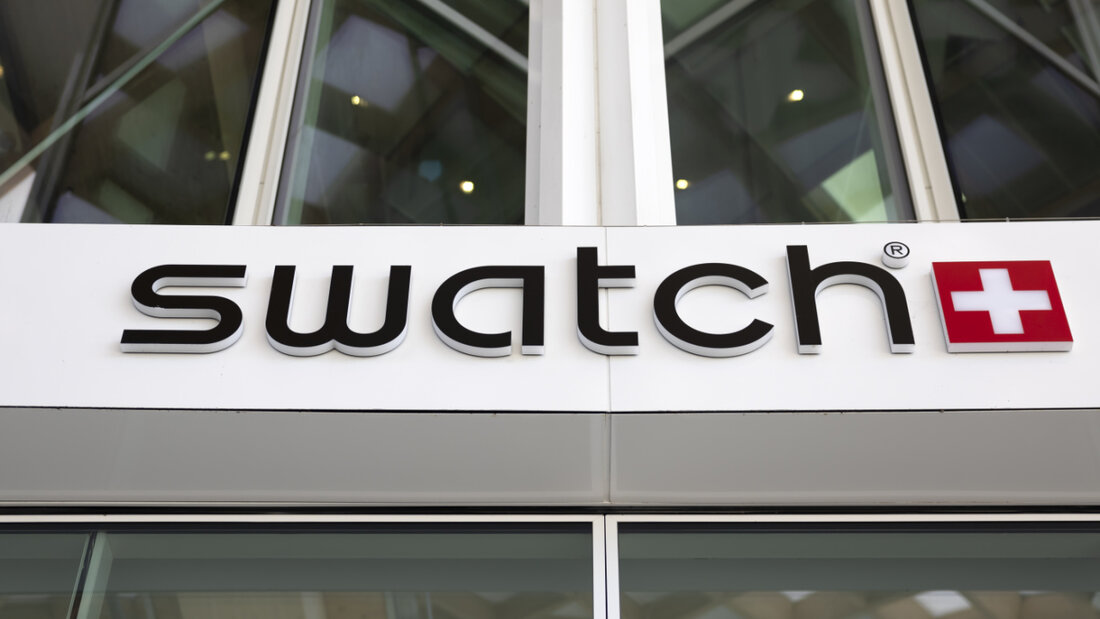 Der Schweizer Uhrenhersteller Swatch zog nach Rassimus-Vorwürfen in China eine Werbekampagne für die Essentials-Kollektion zurück. (Archivbild) 20250818084838299.jpg