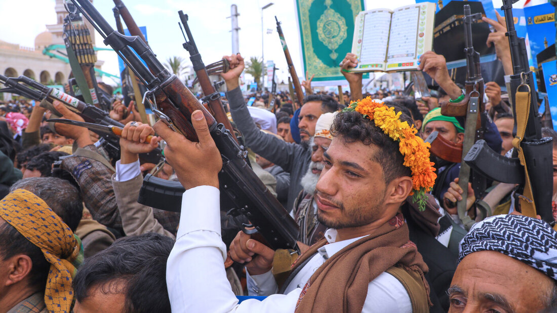 Die Huthi-Miliz demonstriert Stärke an einer Demonstration in der Stadt Sanaa im Jemen - und griff in der Nacht auf Samstag die Saudi-arabische Hauptstadt Riad an. 20260919134804013.jpg