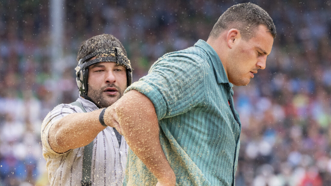 Der Berner Fritz Ramseier (links) durfte am ESAF-Samstag vier Rücken putzen und lag überraschend auf Rang zwei. 20250830183002398.jpg