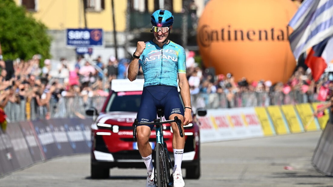 Alberto Bettiol freut sich über seinen zweiten Giro-Etappensieg nach jenem von 2021 20260522171752133.jpg