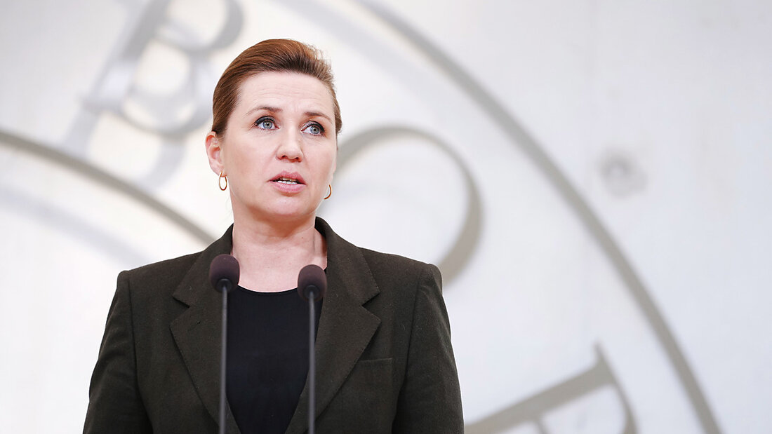 ARCHIV - Mette Frederiksen, Ministerpräsidentin von Dänemark, nimmt an einer Pressekonferenz in Marienborg in Dänemark teil. Foto: Liselotte Sabroe/AP/dpa 20240421185215128.jpg
