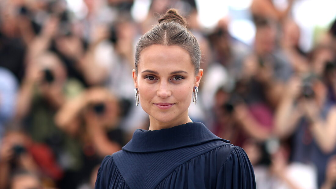 Die schwedische Schauspielerin Alicia Vikander wird beim Zürich Film Festival mit einem Goldenen Auge ausgezeichnet. 20240912174106621.jpg