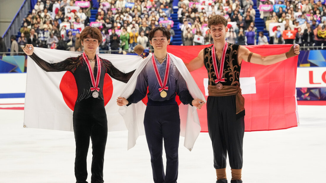 Lukas Britschgi (rechts) steht in Osaka auf dem Podest 20251108131616055.jpg