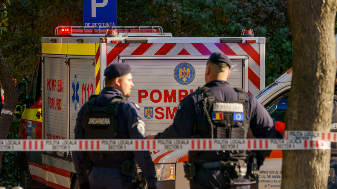 ARCHIV - Rumänische Gendarmerie sperrt eine Straße in einem Wohngebiet ab, nachdem es in einem Wohnblock zu einer starken Explosion gekommen ist. Foto: Uncredited/AP/dpa 20260529042829848.jpg