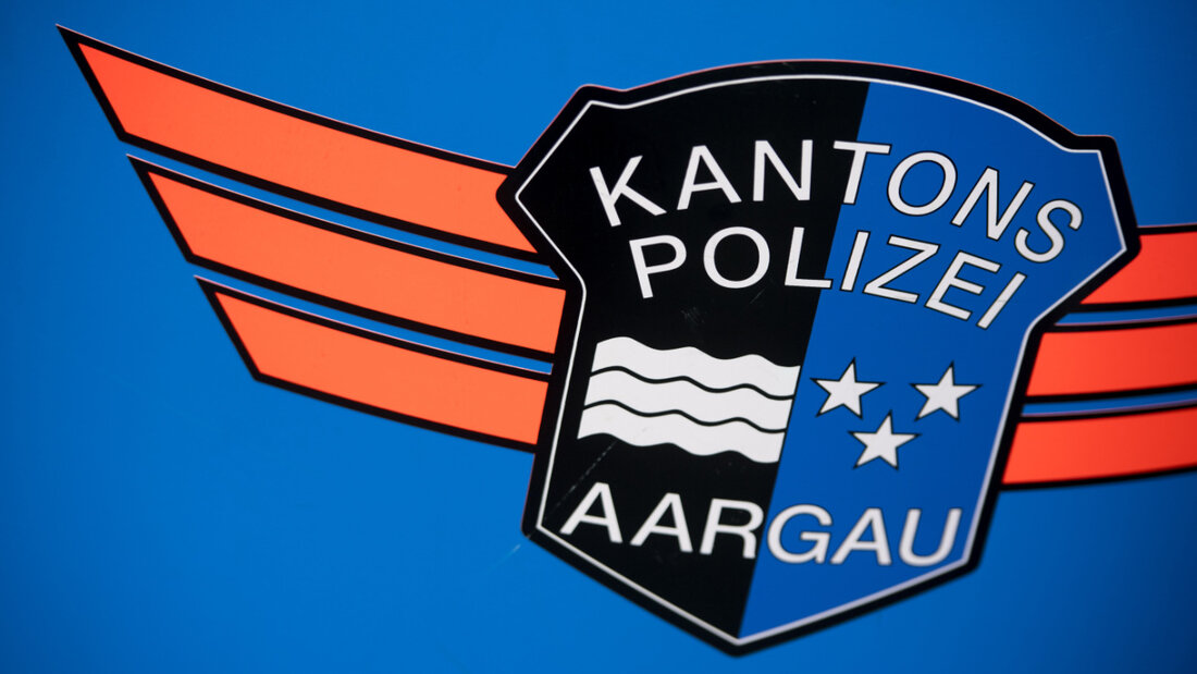 Die Kantonspolizei Aargau hat drei junge Sportwagendiebe festgenommen. (Symbolbild) 20250519135409254.jpg