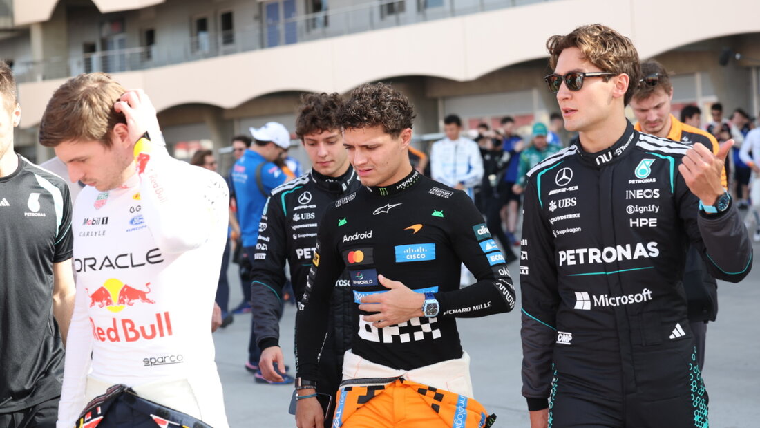 Weltmeister Lando Norris (Mitte) und sein Vorgänger Max Verstappen (links) können nicht viel anfangen mit den neuen Formel-1-Autos 20260309040012329.jpg
