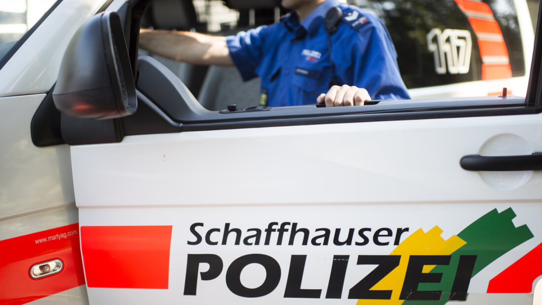 Die Schaffhauser Polizei hat einen Motorradfahrer den Führerausweis entzogen, da er 62 km/h schneller fuhr als erlaubt. (Symbolbild) 20260616173420912.jpg