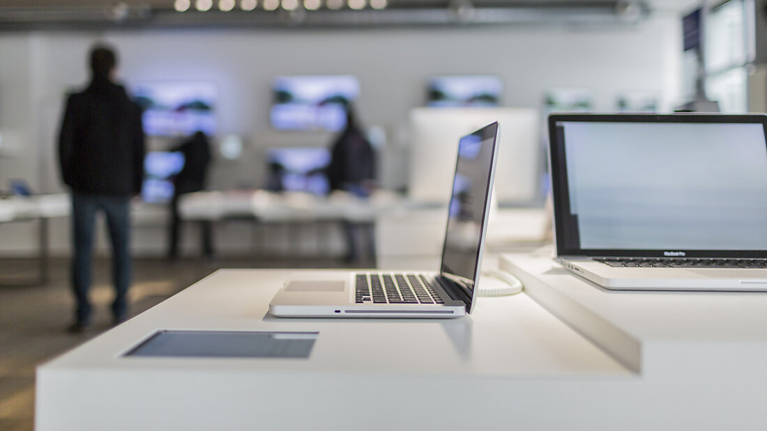 Im Februar gingen in der Schweiz besonders die Verkäufe mit Geräten wie Computer aufwärts. (Archivbild) 20250401085102191.jpg