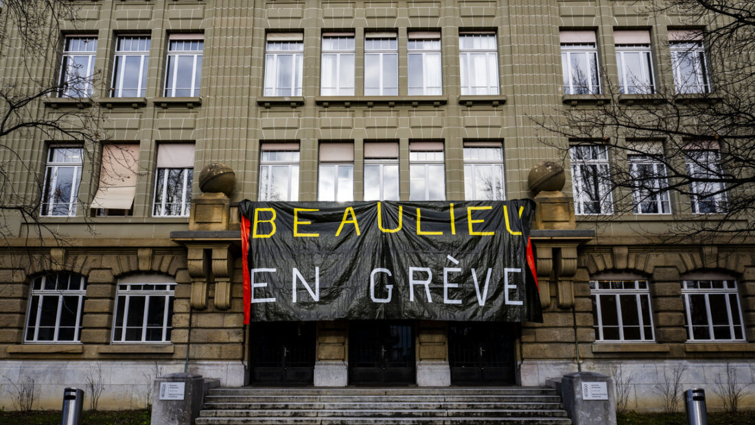 Im Kanton Waadt wurde an zahlreichen Arbeitsplätzen erneut über Streikresolutionen abgestimmt, insbesondere in Schulen, wie hier am Gymnasium Beaulieu in Lausanne. 20251204184132721.jpg