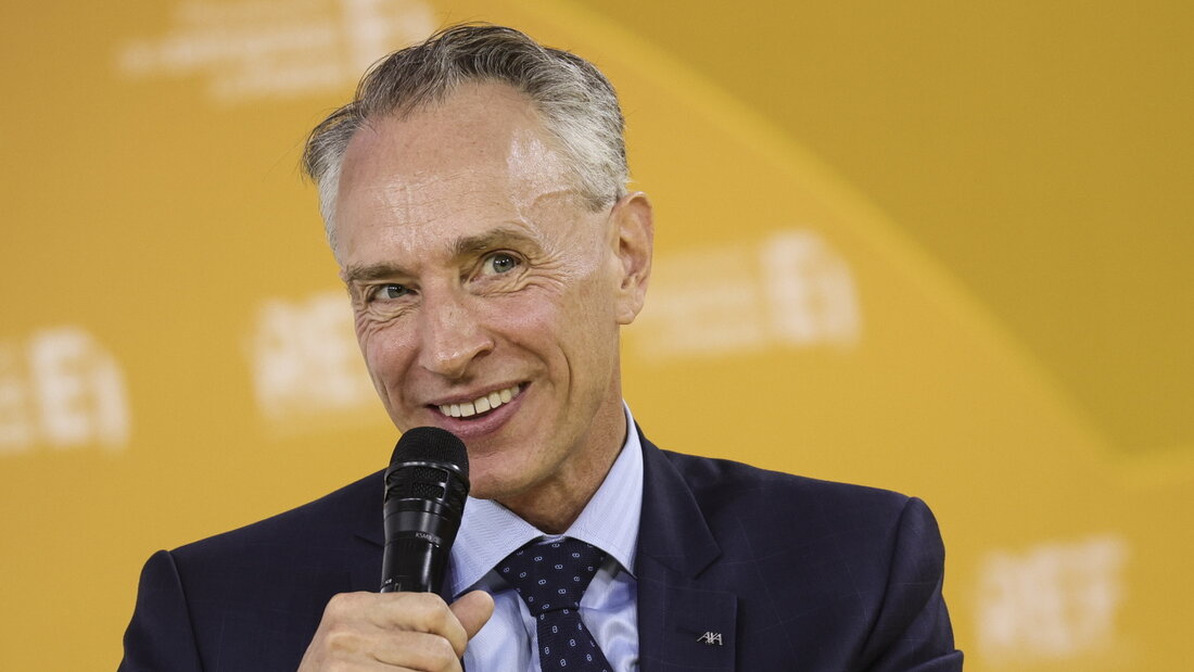Axa-Chef Thomas Buberl tritt aus dem WEF-Stiftungsrat zurück. Dem Gremium gehörte er seit 2020 an. (Archivbild) 20260828154712461.jpg