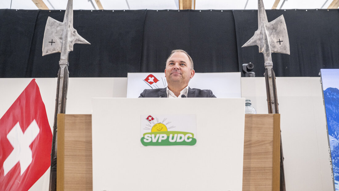Der SVP-Präsident Marcel Dettling erklärte, dass die Demokratie und die Volksrechte in Gefahr seien. 20261017115710525.jpg