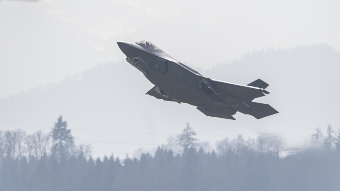 Mit wie vielen F-35-Kampfjets die Schweizer Armee künftig abheben kann, ist weiterhin offen. Es dürften aber weniger sein als die ursprünglich geplanten 36 Stück. (Archivbild) 20251212142100450.jpg