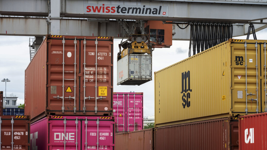 Der Deal mit den USA, dank dem die US-Zölle für Schweizer Waren auf 15 von 39 Prozent sinken, hat laut den Konjunkturforschern der ETH zu einer handelspolitischen Entlastung geführt. (Archivbild) 20251215105838473.jpg