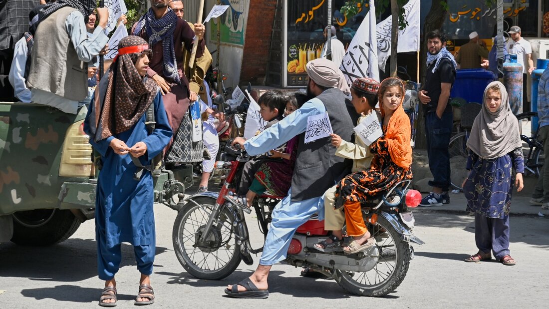 Das Bundesverwaltungsgericht erachtet die Wegweisung nach Afghanistan bei spezifischen Fällen als zulässig. (Archivbild) 20260819084331569.jpg