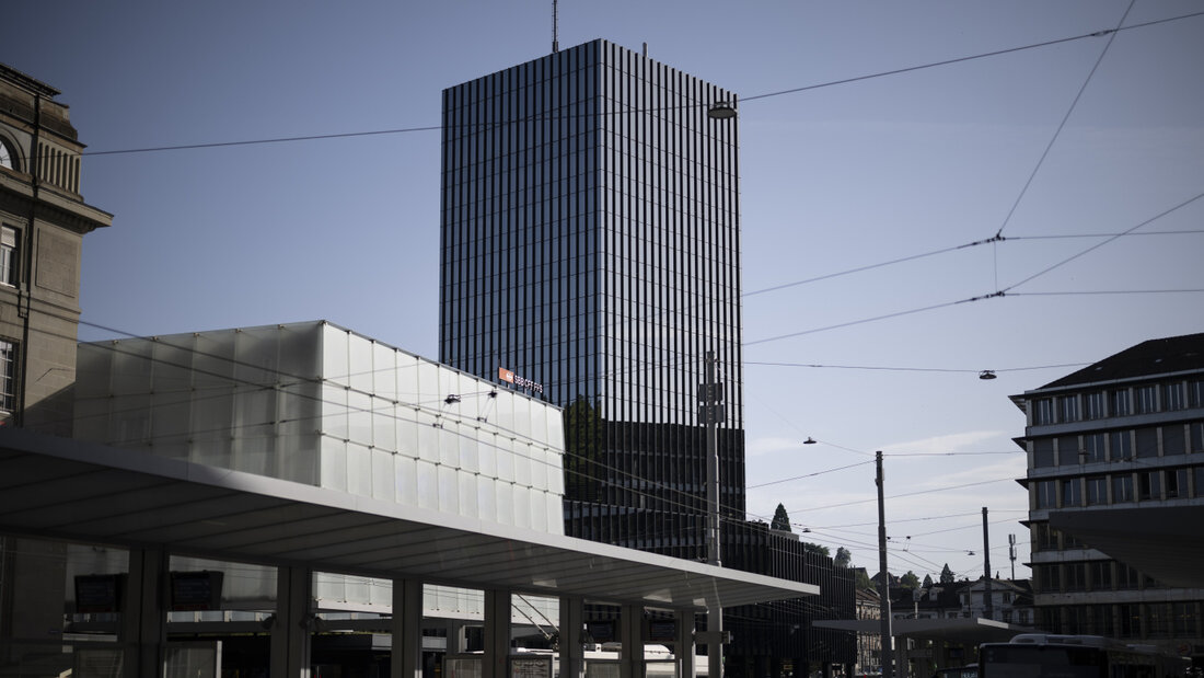 Der St. Galler Stadtrat zieht ein Urteil des Verwaltungsgerichtes weiter. Im Bild zu sehen ist unter anderem das St. Galler Rathaus. (Archivbild) 20260701154009796.jpg