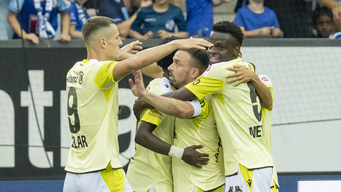 Die Spieler des FC Basel liegen sich wieder in den Armen 20260913182256451.jpg
